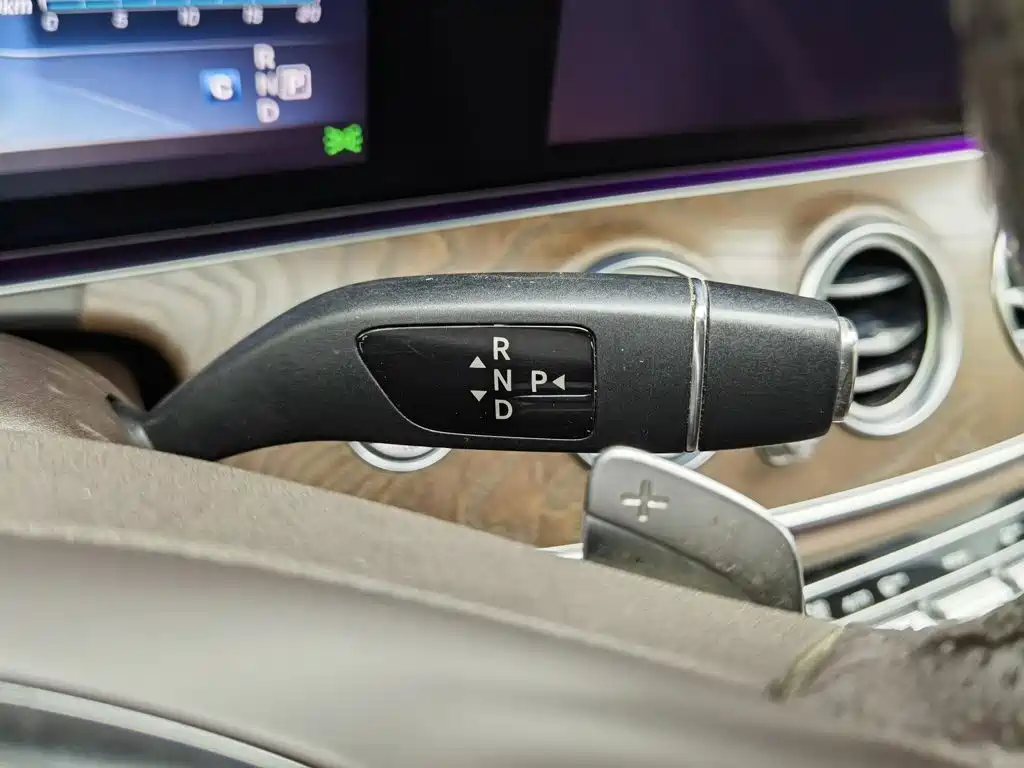Photo 13 - Mercedes-Benz E-Class
