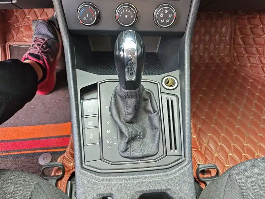 Volkswagen Lavida 2019 1.5L Automatic Trend Edition China VI фото 14