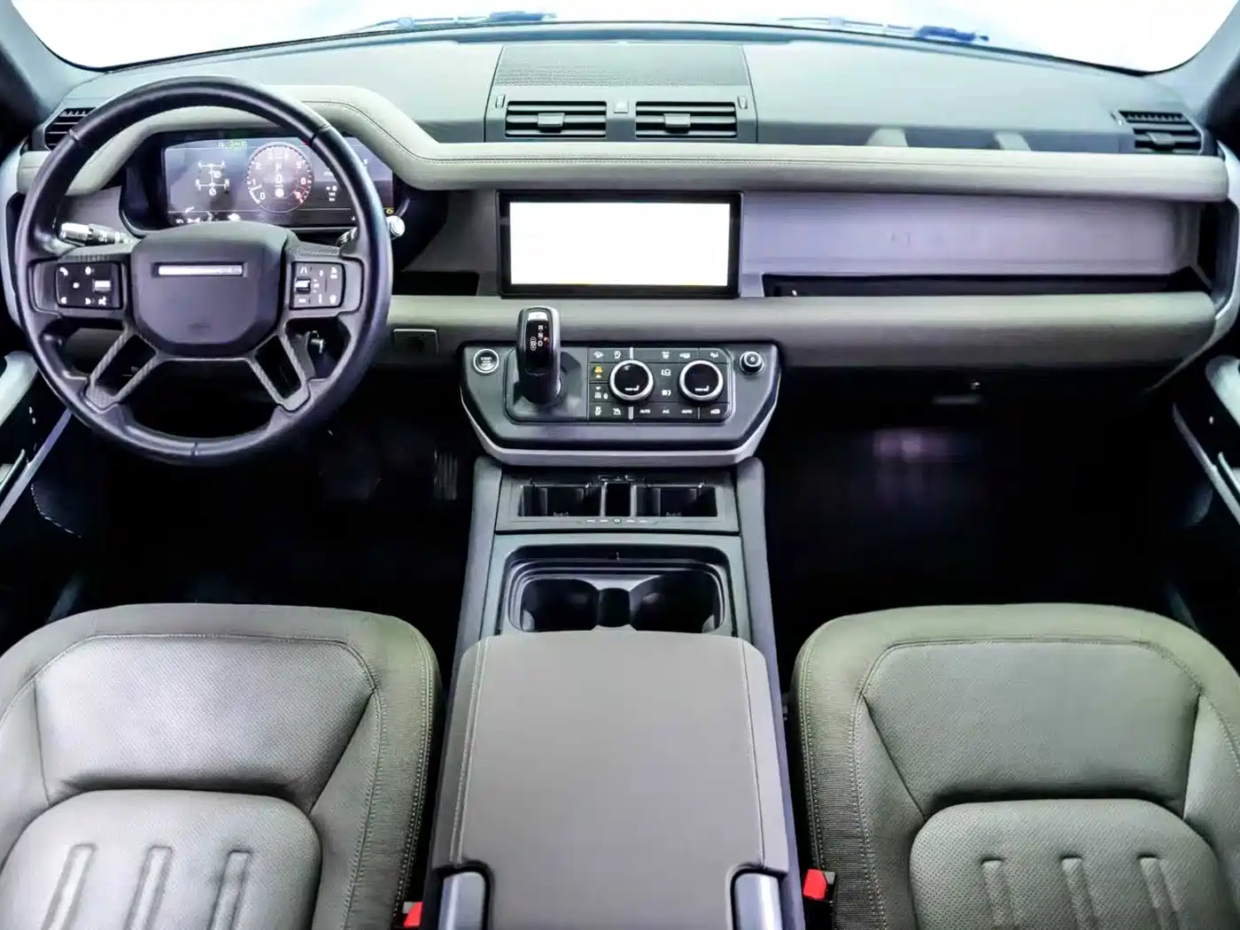 Land Rover Defender 2021 90 P400 Classic Replica Edition фото 5