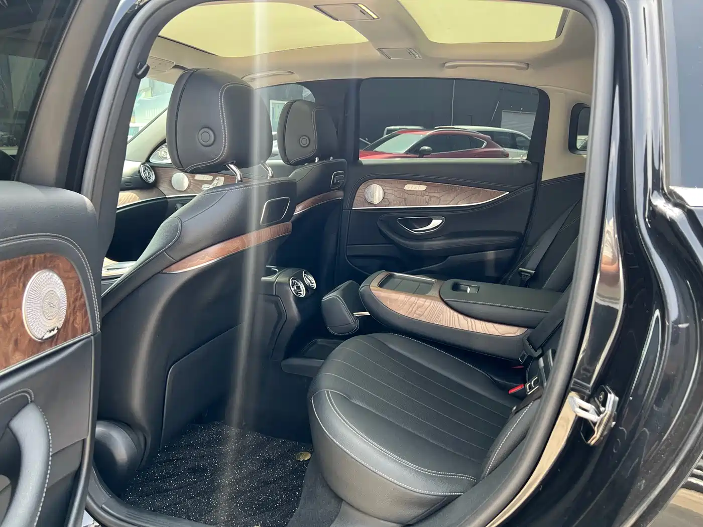 Mercedes-Benz E-Class 2019 E 300 L Fashion фото 10
