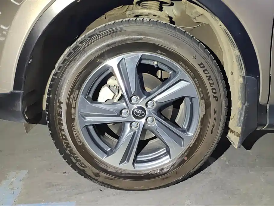 Toyota RAV4 Rongfang 2015 2.0L CVT 2WD Trend Edition фото 6