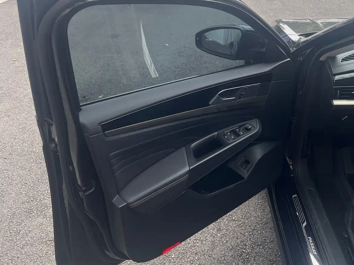 Фото 8 - Volkswagen Passat
