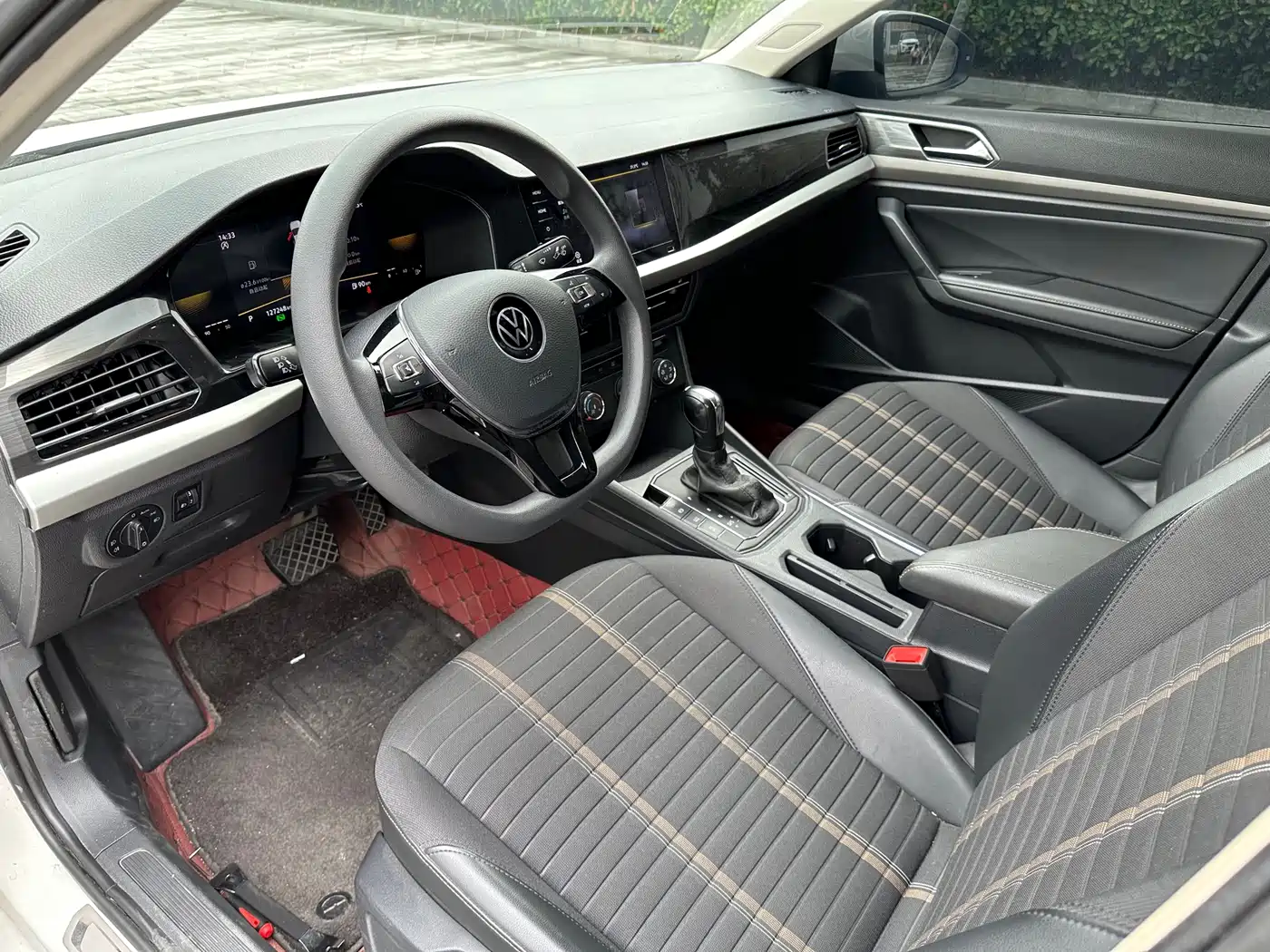 Volkswagen Lavida 2022 1.5L Auto Comfort Edition фото 9