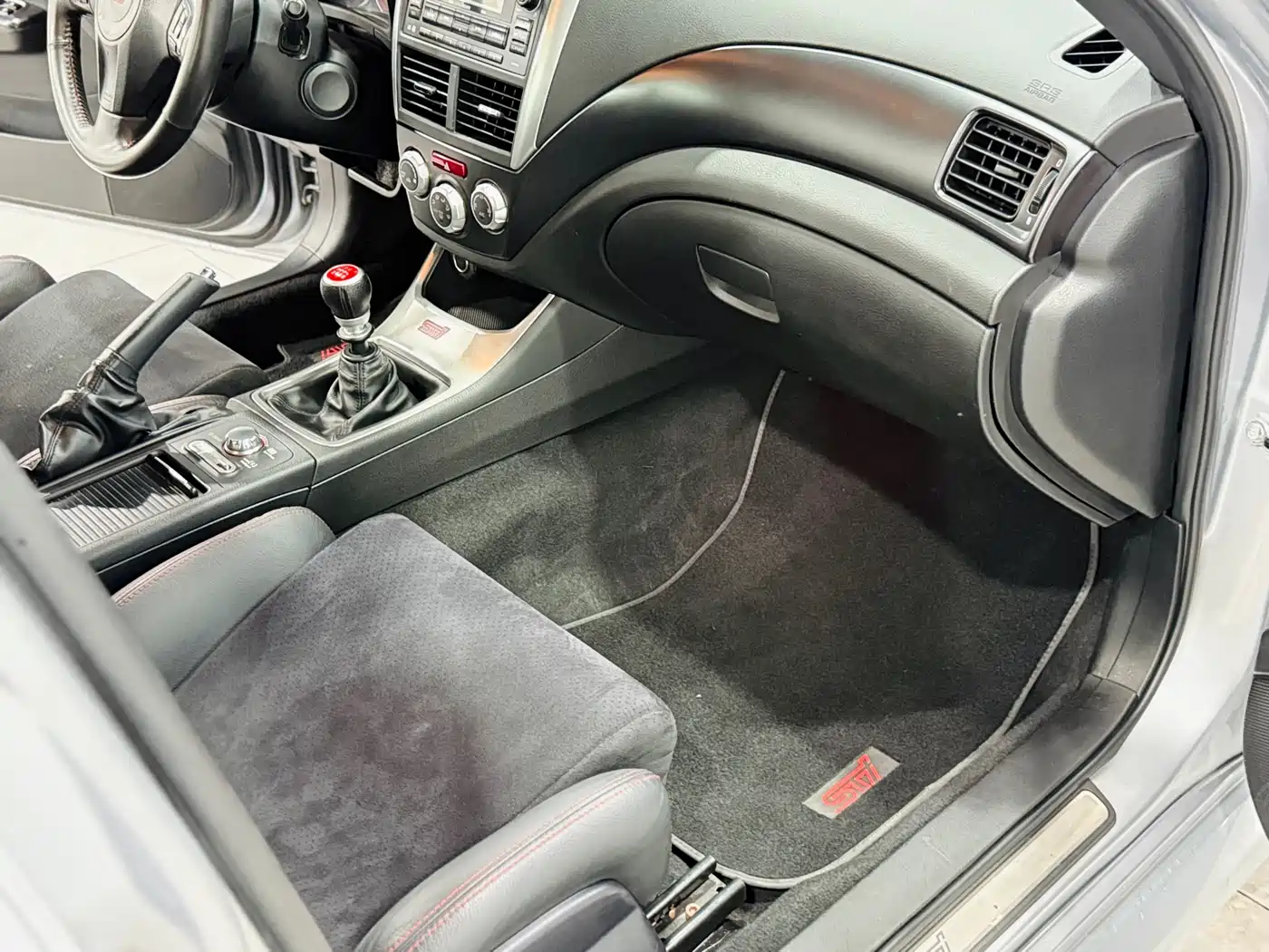 Subaru Impreza 2011 2.5T WRX STi Sedan фото 9