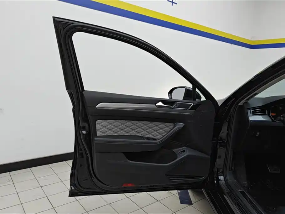 Volkswagen Magotan 2023 2 Million Units Anniversary Edition 330TSI DSG Leading Type фото 7