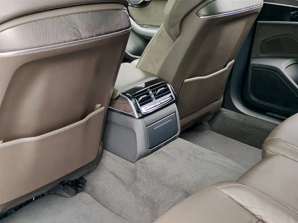 Audi A8 2021 A8L 50 TFSI quattro Comfort фото 9