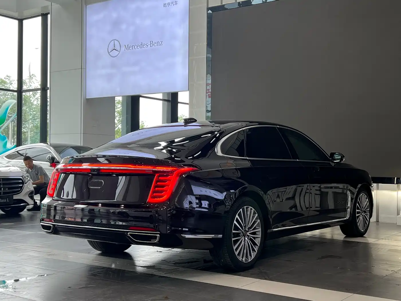 Hongqi H9 2020 2.0T Smart Connection Qi Chang Edition фото 3