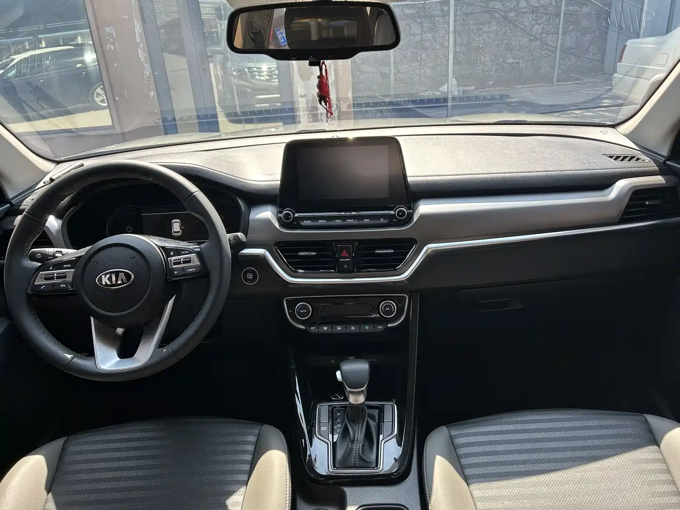 Kia Sportage 2019 2.0L Automatic Smart Luxury Edition фото 4