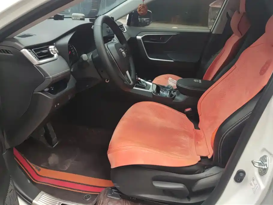 Toyota Wildlander 2024 2.0L CVT FWD Leading Edition фото 9
