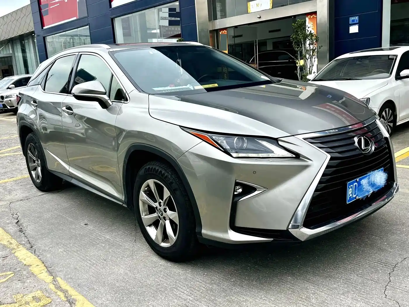 Photo 3 - Lexus RX