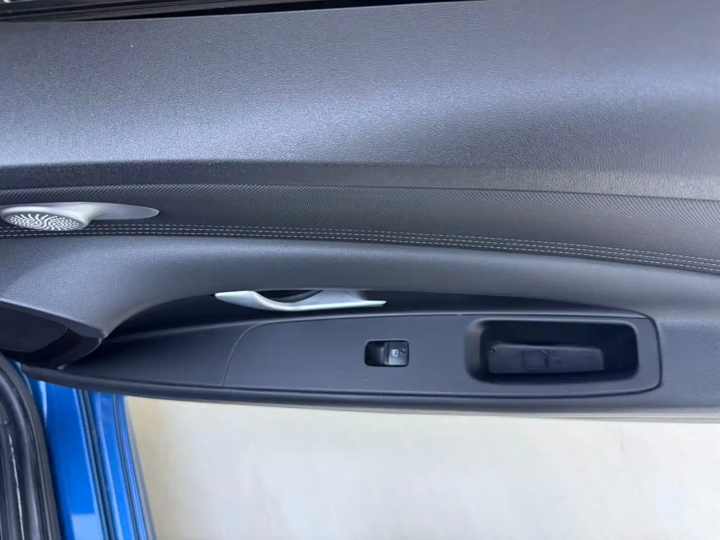 Hyundai Elantra 2021 1.5L CVT LUX Premium Edition фото 17
