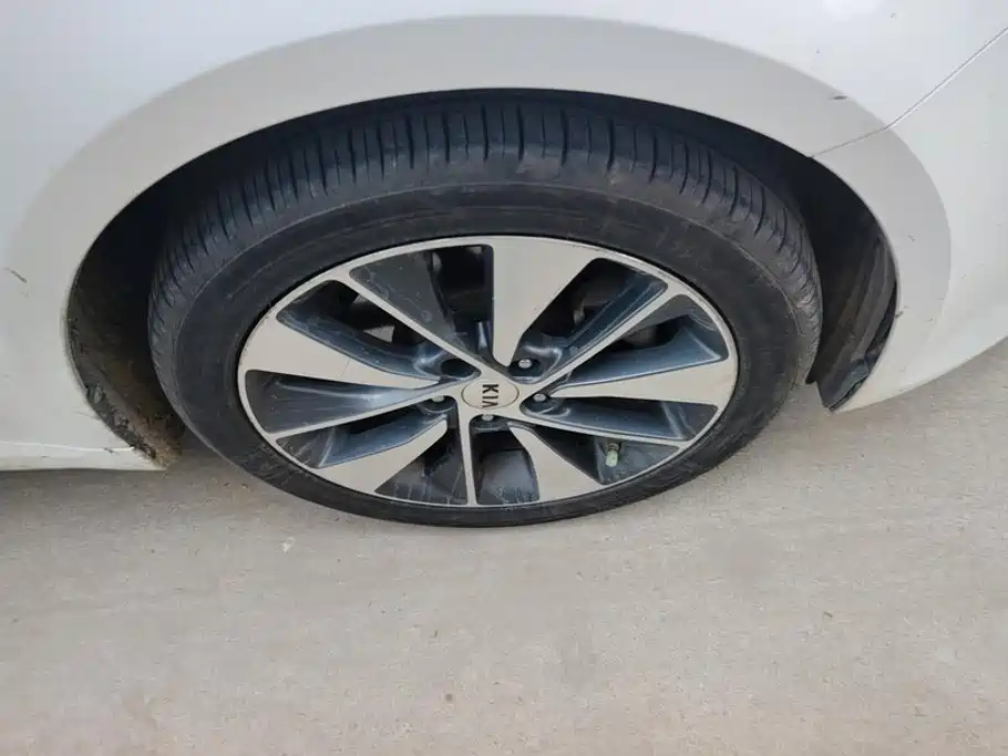 Фото 6 - Kia K5