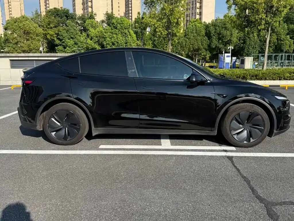 Tesla Model Y 2026 2026 Rear-Wheel Drive