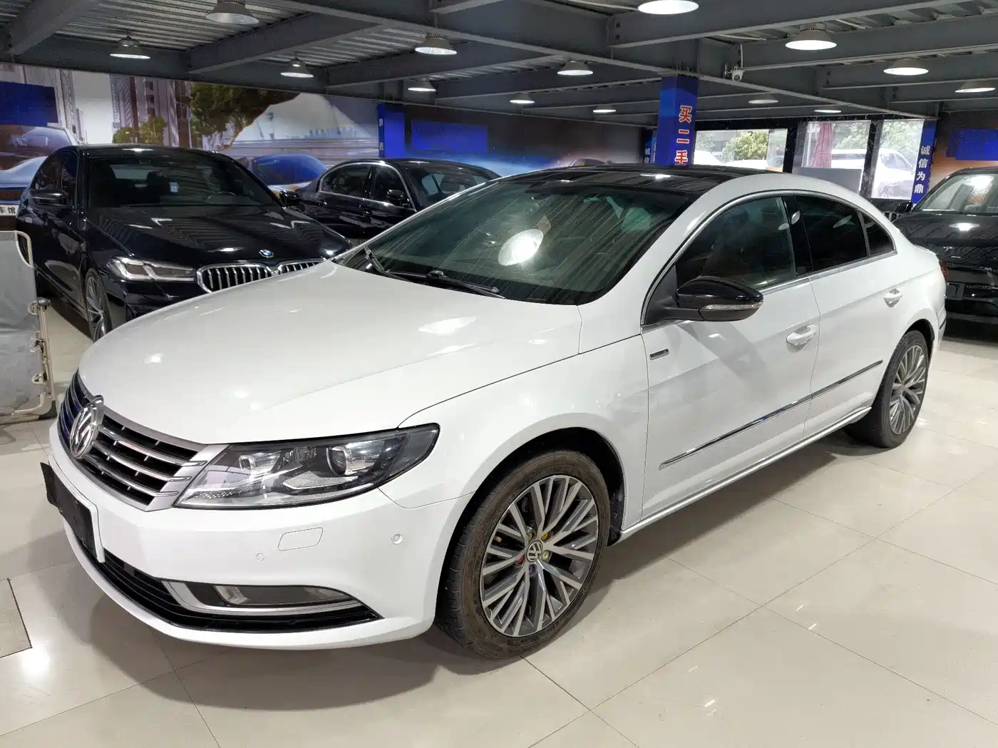 Volkswagen FAW-Volkswagen CC 2016 Model 1.8TSI Luxury фото 3