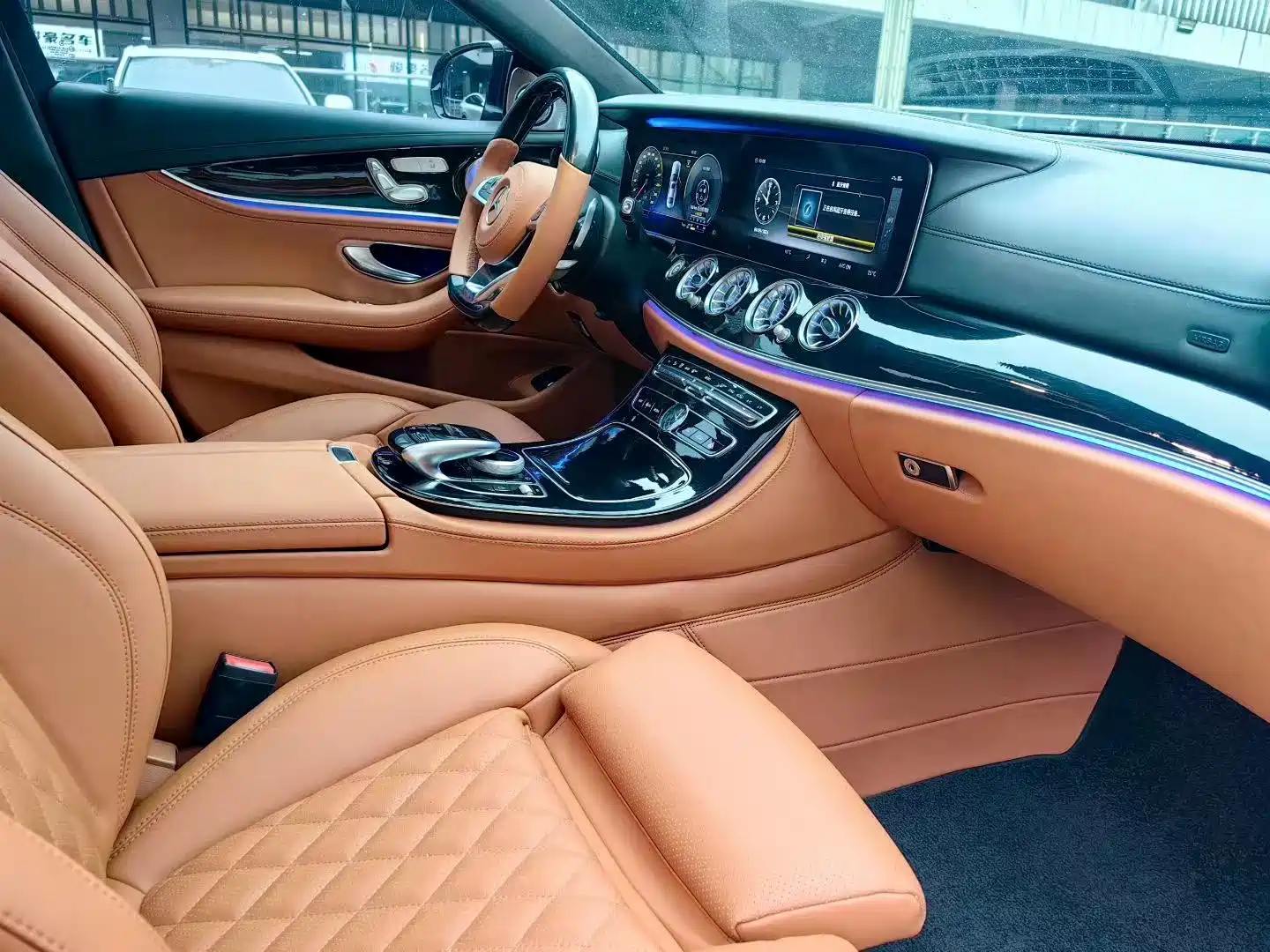 Фото 7 - Mercedes-Benz E-Class