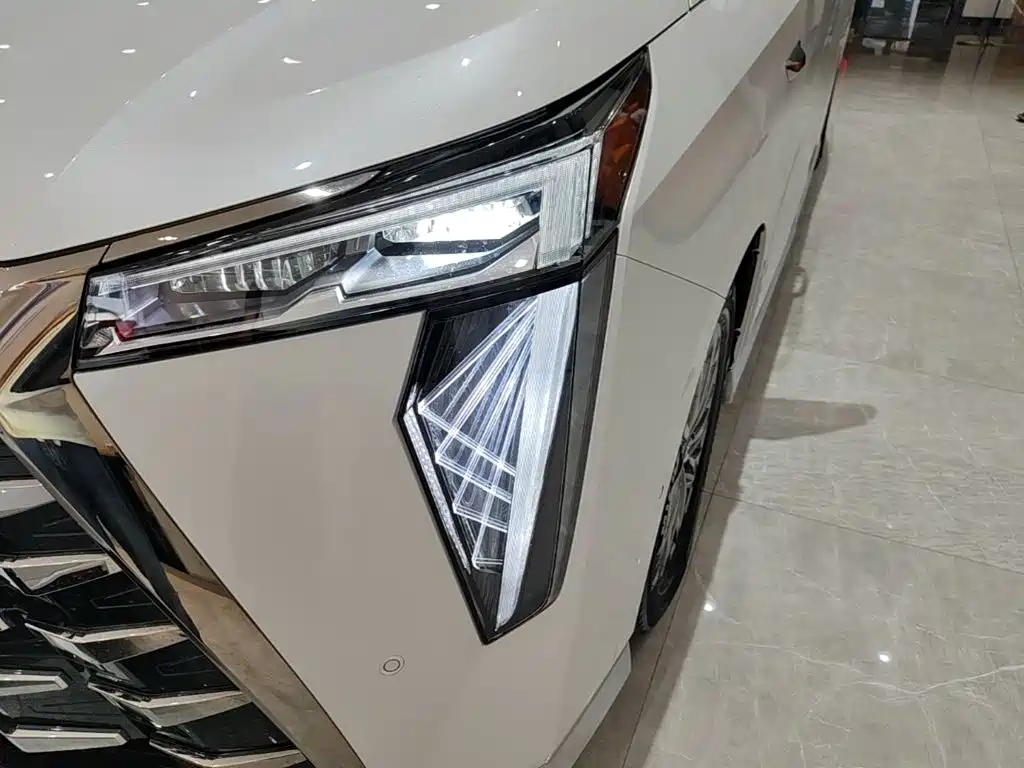 GAC Trumpchi Trumpchi Xiangwang M8 2025 2025 Model QianKun Series Ultra First Class