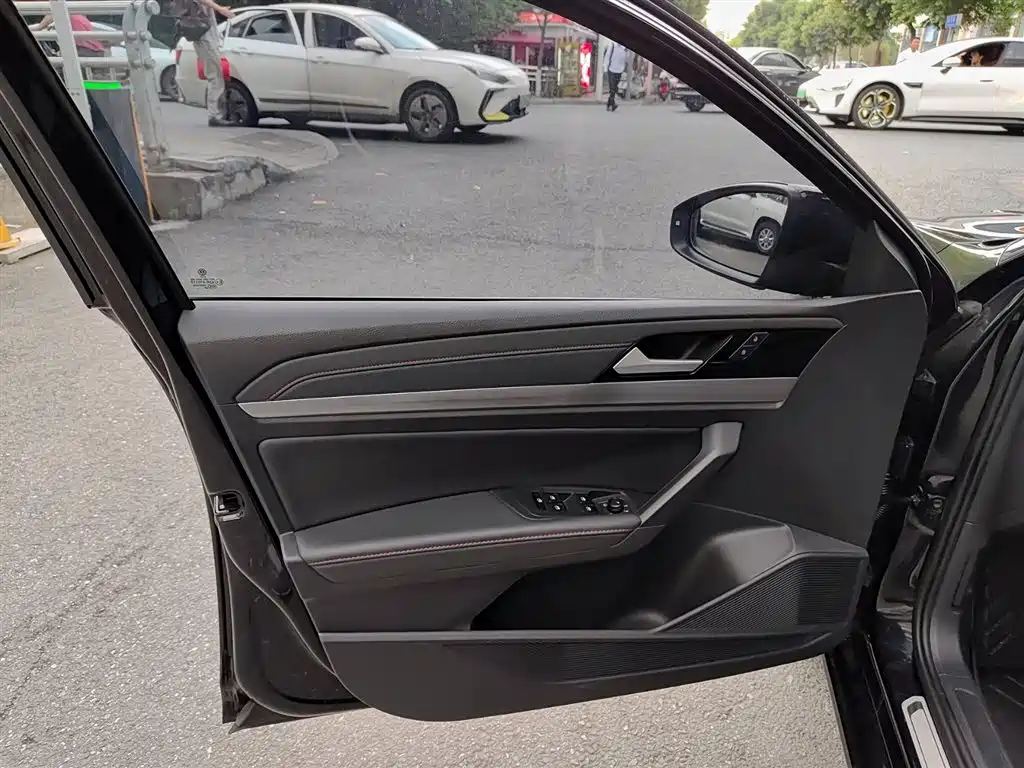 Volkswagen Lavida 2023 280TSI DSG Starlight Comfort Edition фото 6