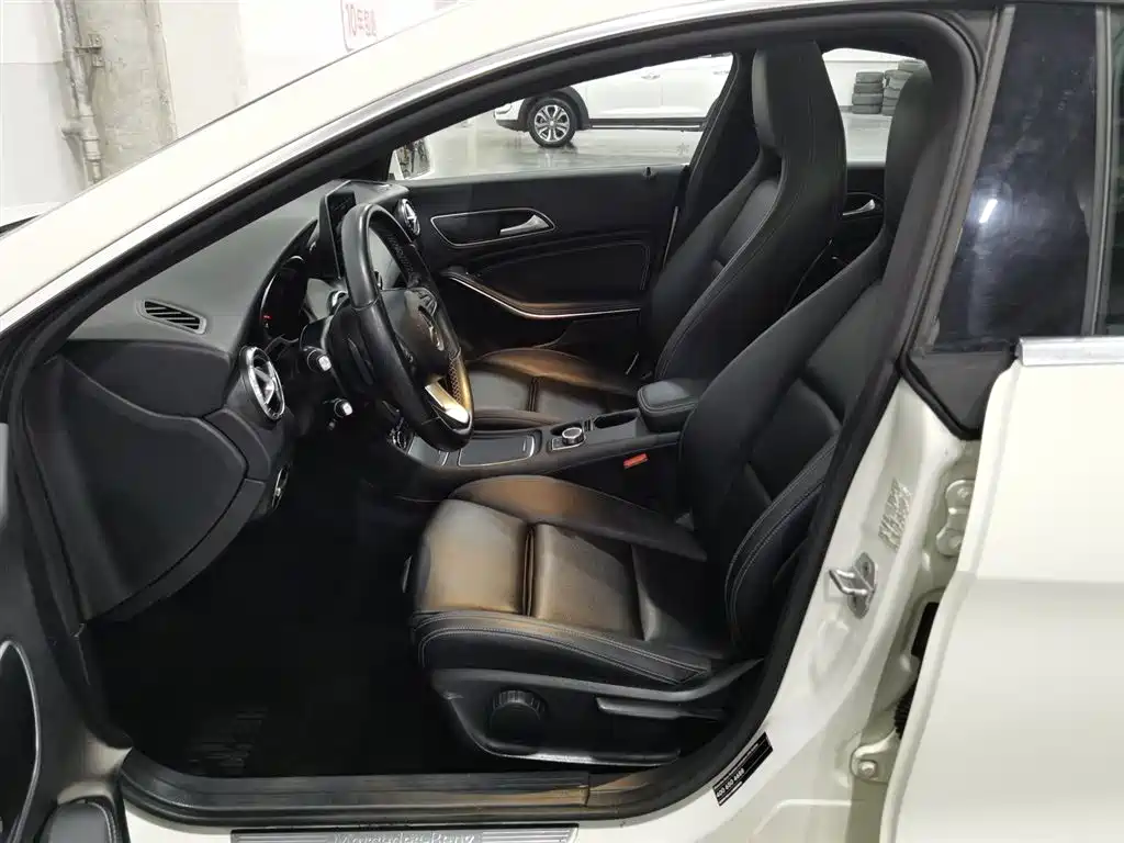 Mercedes-Benz CLA (Import) 2017 CLA 200 Dynamic фото 10