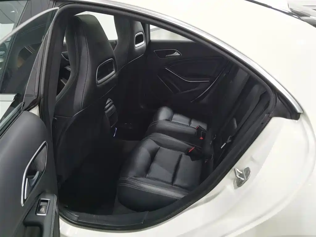 Mercedes-Benz CLA (Import) 2017 CLA 200 Dynamic фото 15