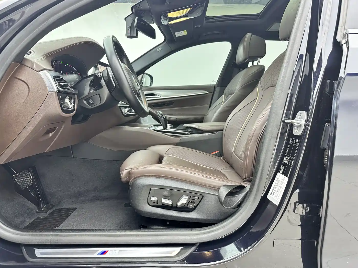 BMW 5 Series 2020 Model 530Li Executive M Sport Package фото 16