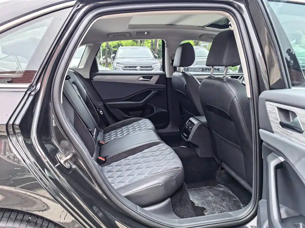 Volkswagen Sagitar 2023 300TSI DSG Excellence Edition фото 11