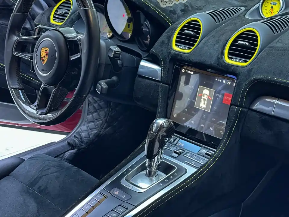 Porsche 718 2018 Cayman 2.0T фото 11