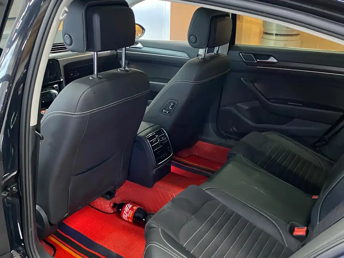 Volkswagen Magotan 2020 330TSI DSG Luxury фото 5