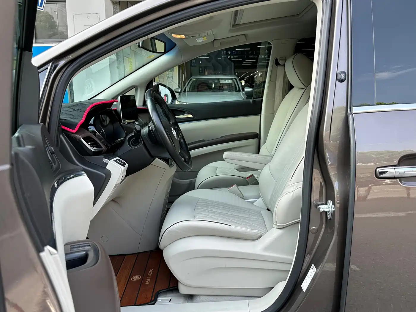 Buick GL8 2022 Land Business Class 652T Luxury фото 3