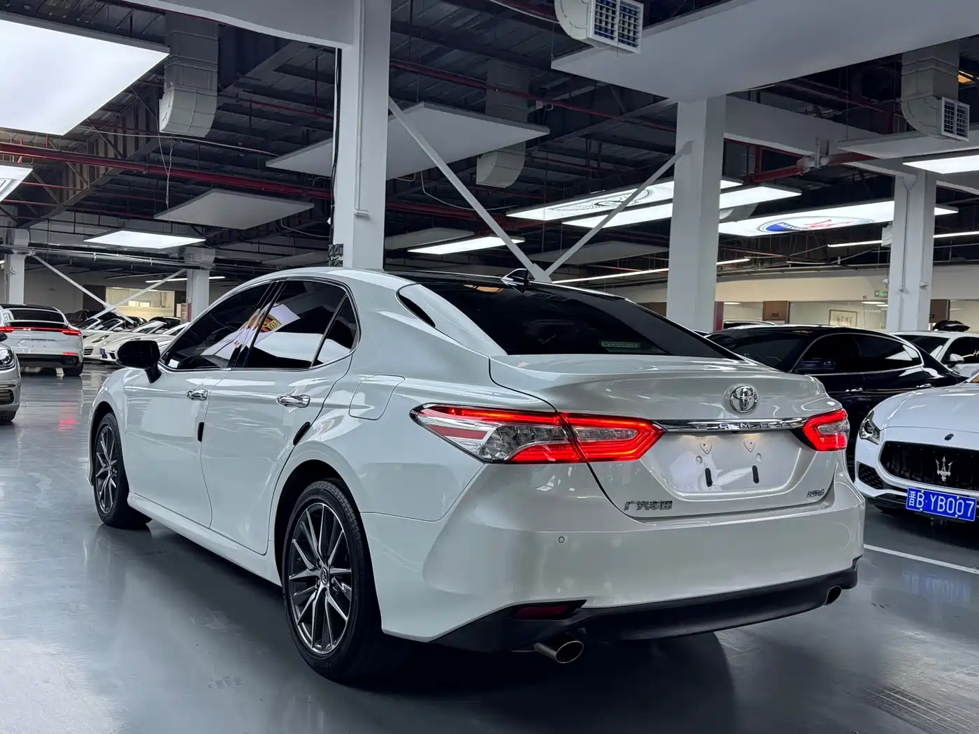Toyota Camry 2021 2.5G Luxury Edition фото 17