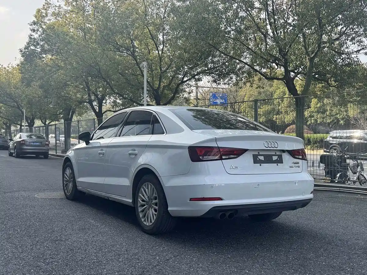 Audi A3 2016 Limousine 35 TFSI Progressive фото 8