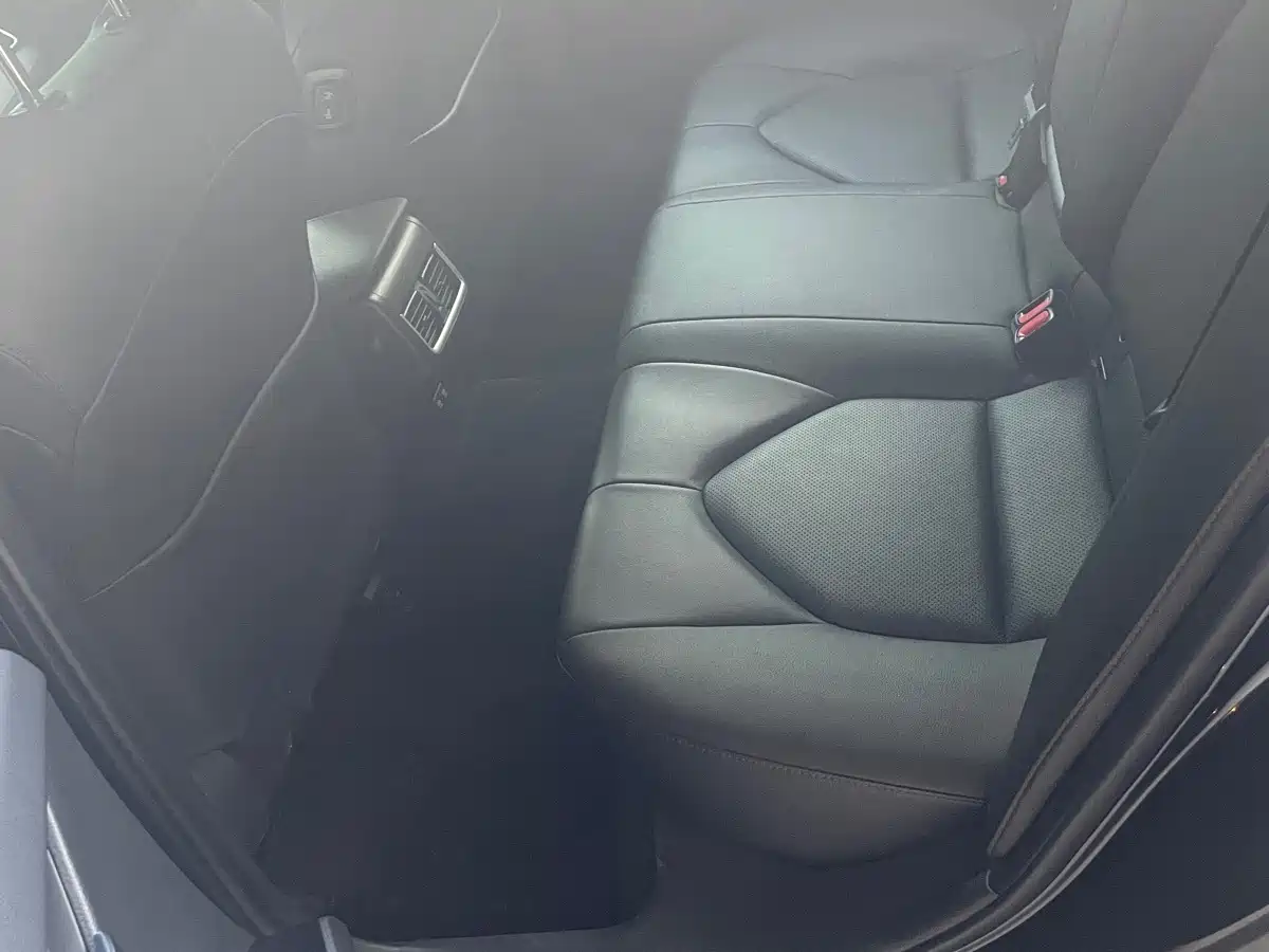 Toyota Camry 2023 2021 2.0G Luxury Edition