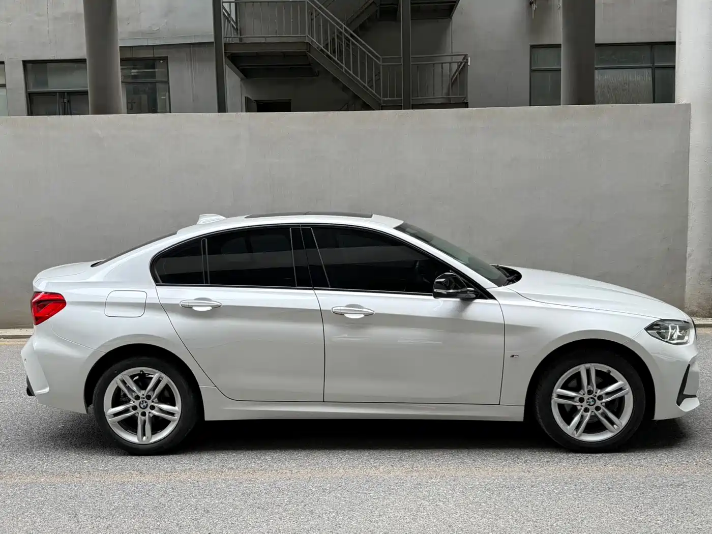 BMW 1 Series 2021 Facelift 120i M Sport Shadow Edition фото 7