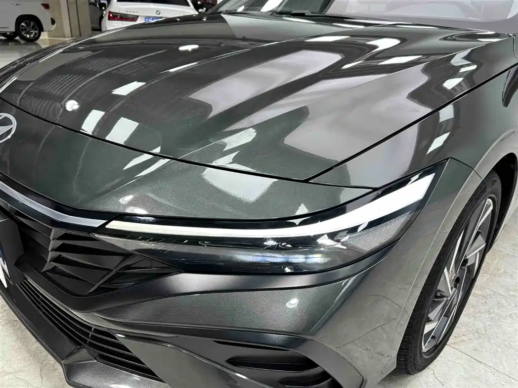 Hyundai Elantra 2023 1.5L CVT TOP Flagship Edition фото 17