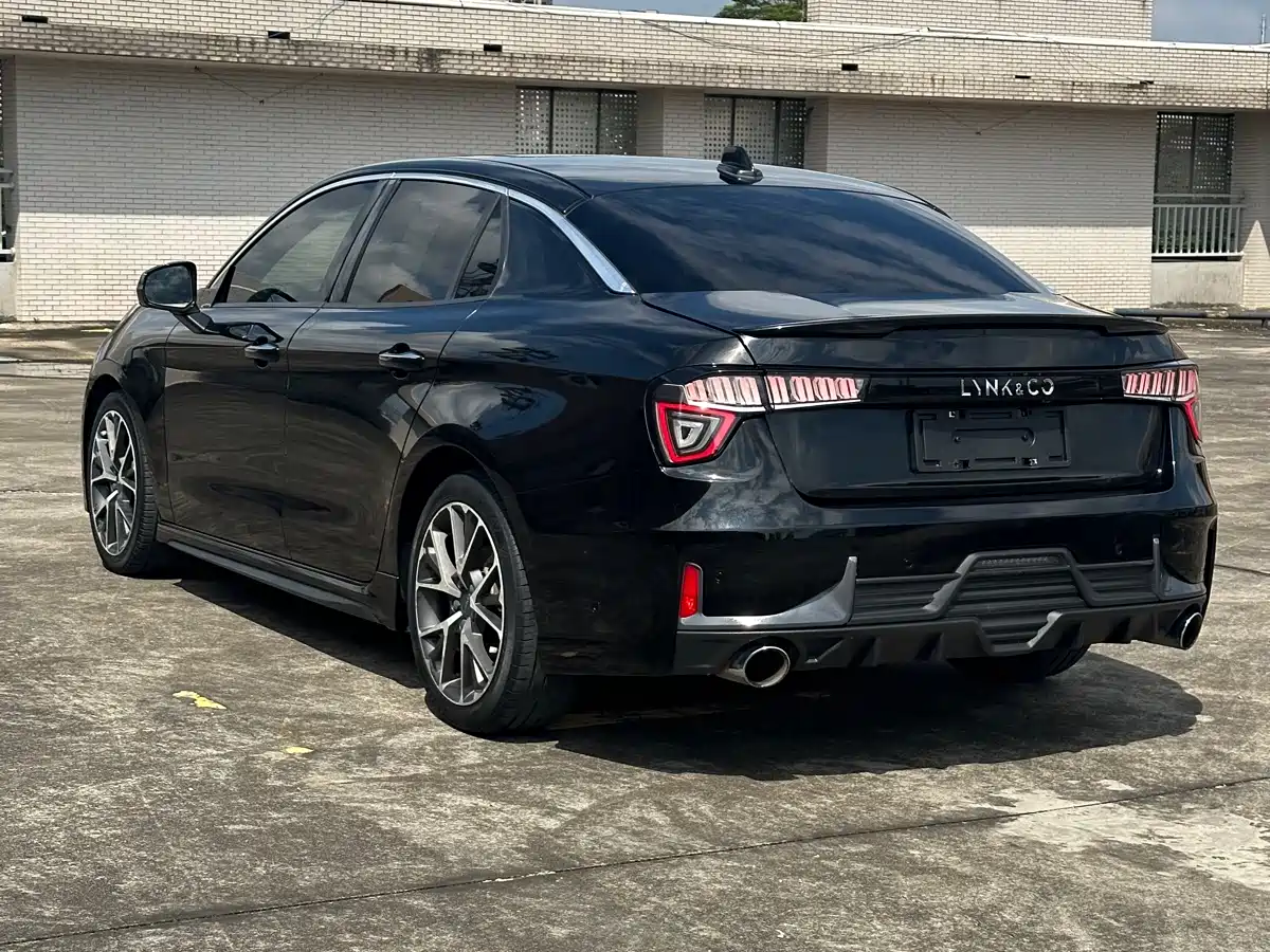 Lynk & Co 03 2018 1.5TD DCT Power Pro Version China V фото 7
