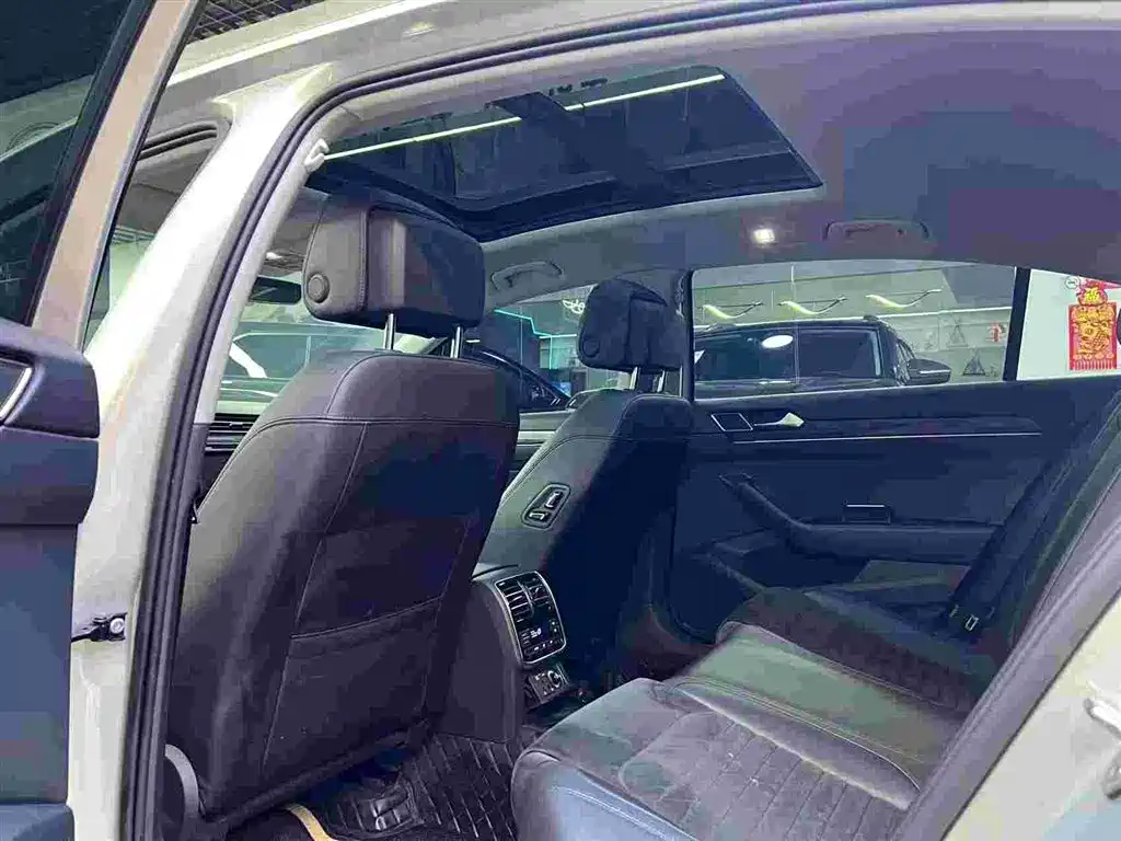 Volkswagen Magotan 2017 330TSI DSG Luxury фото 6