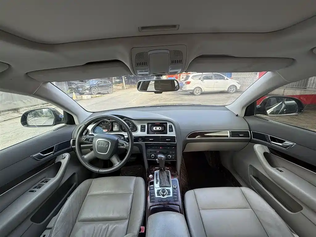 Audi A6L 2011 Model 2.4L Luxury фото 5