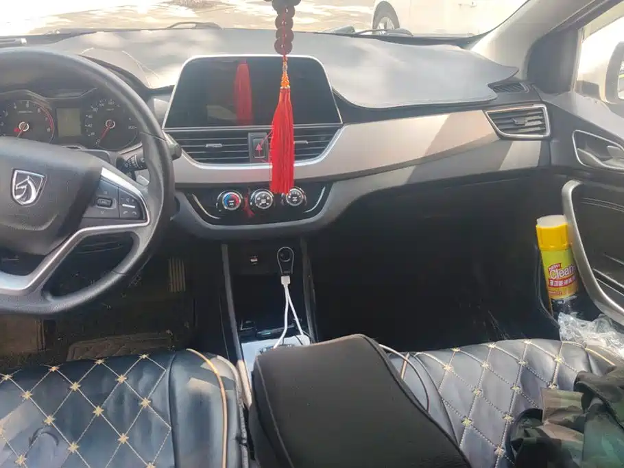 Baojun 310W 2018 2018 1.5L Auto Fashion China V