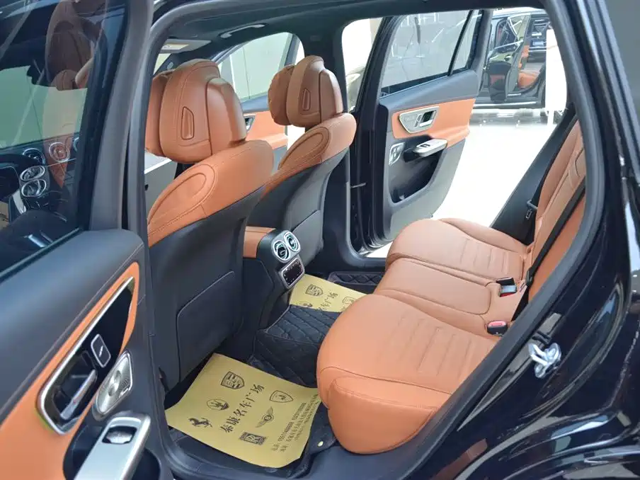 Mercedes-Benz GLC 2026 GLC 300 L 4MATIC Sport 5-Seater фото 5