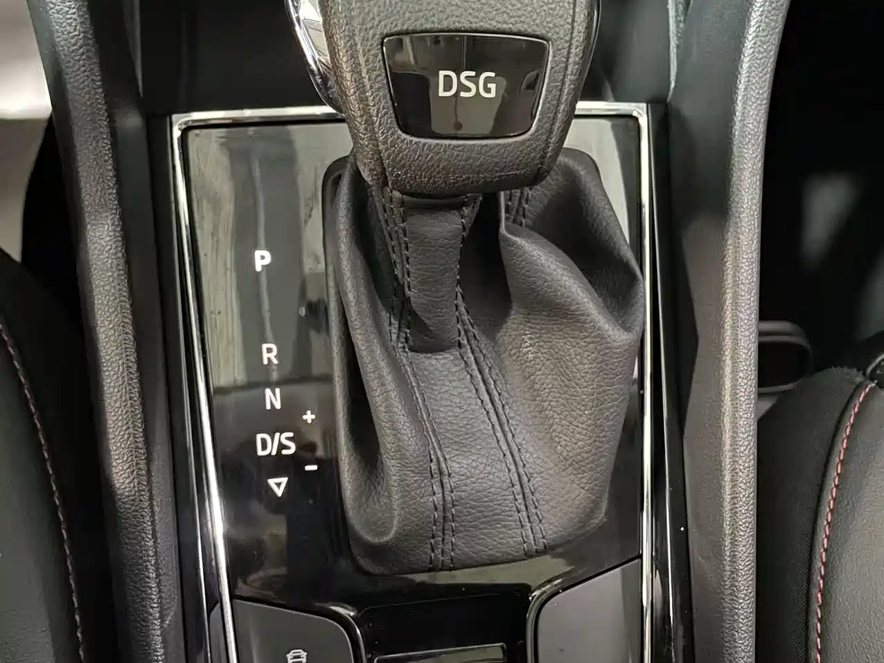 Škoda Karoq 2022 TSI280 Premium Edition фото 21