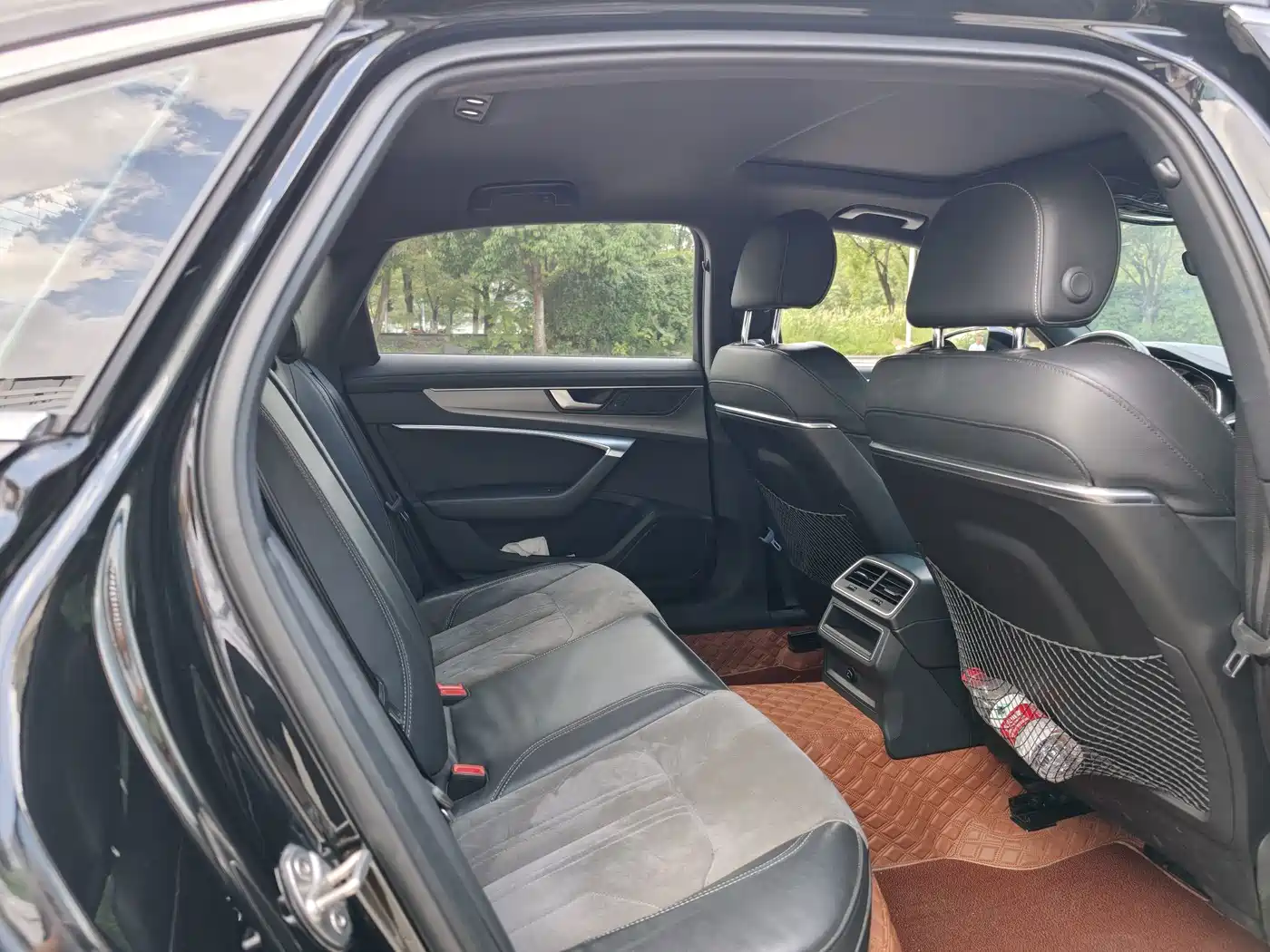 Фото 15 - Audi A6L