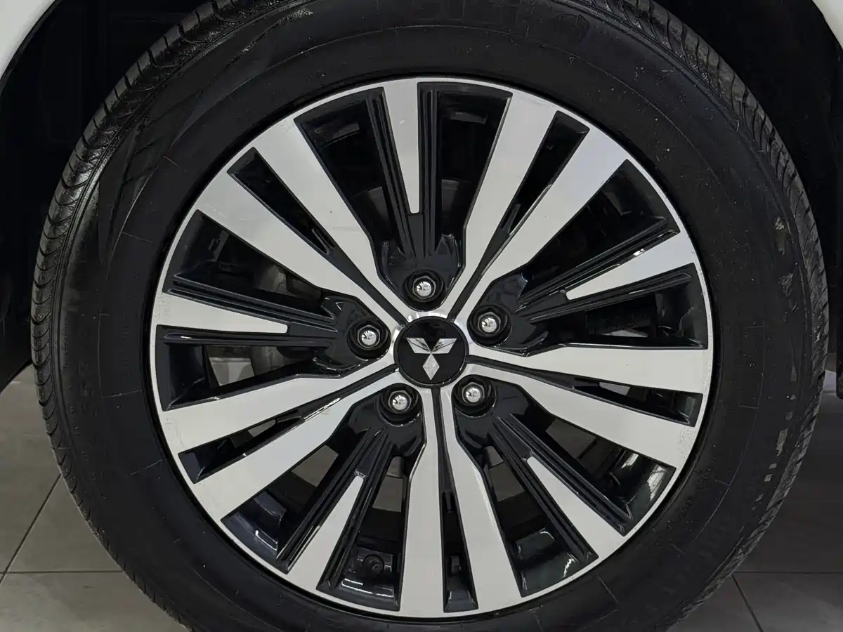 Mitsubishi Outlander 2021 Facelift 2.0L 2WD Premium Edition 7-Seater фото 21
