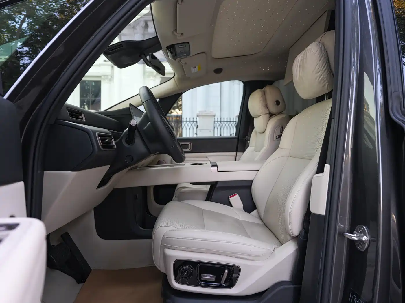 Li Auto MEGA 2025 2025 Model Home Family Special Edition