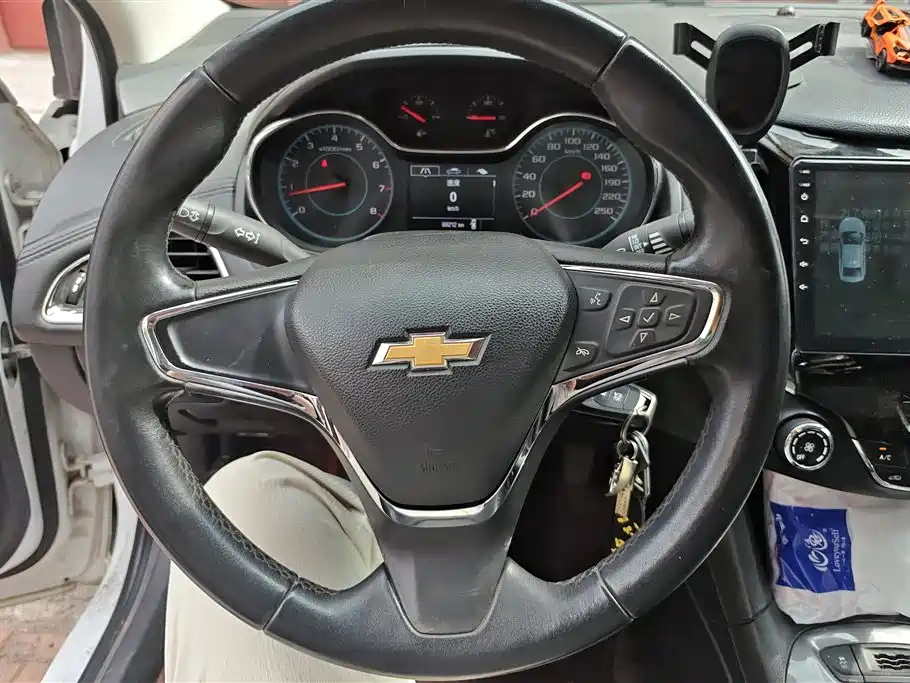 Chevrolet Cruze 2015 1.4T Manual Elite Edition фото 15