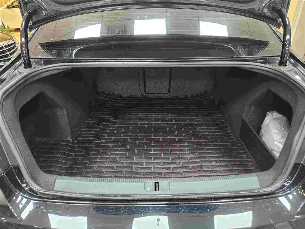 Volkswagen Magotan 2015 1.8TSI Luxury фото 16