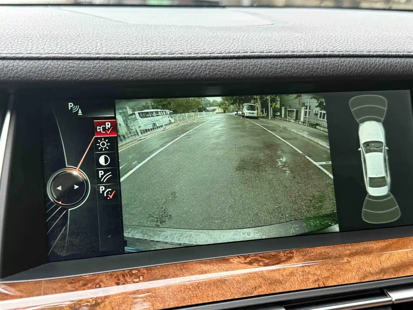 BMW 7 Series 2013 Model 740Li Luxury фото 27
