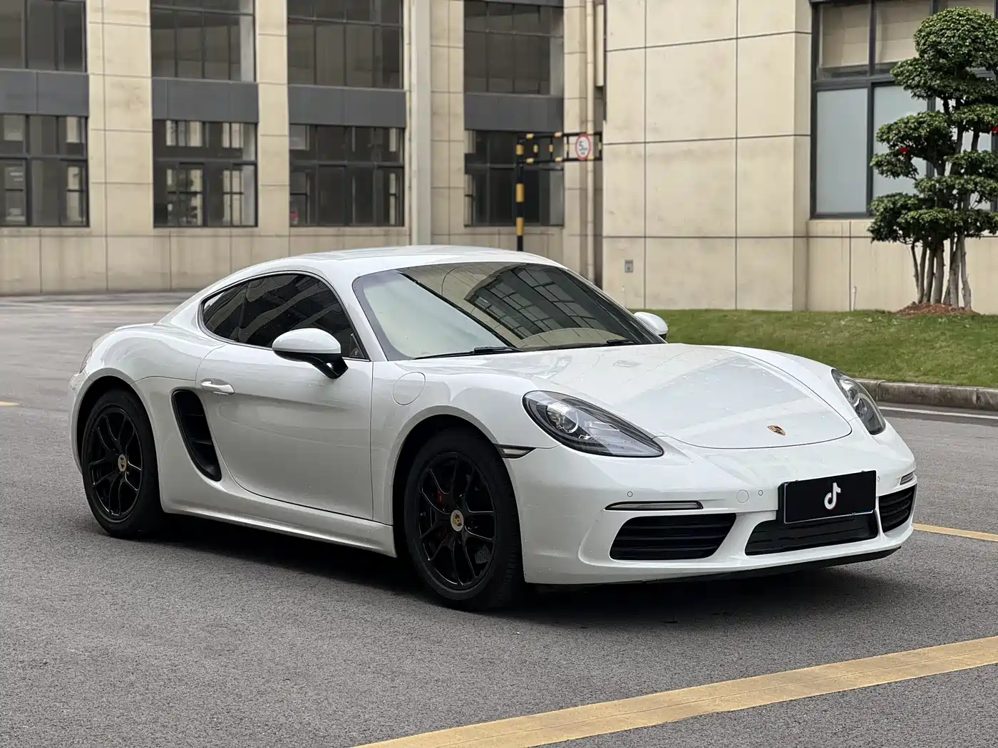 Porsche 718 2016 Cayman 2.0T фото 3