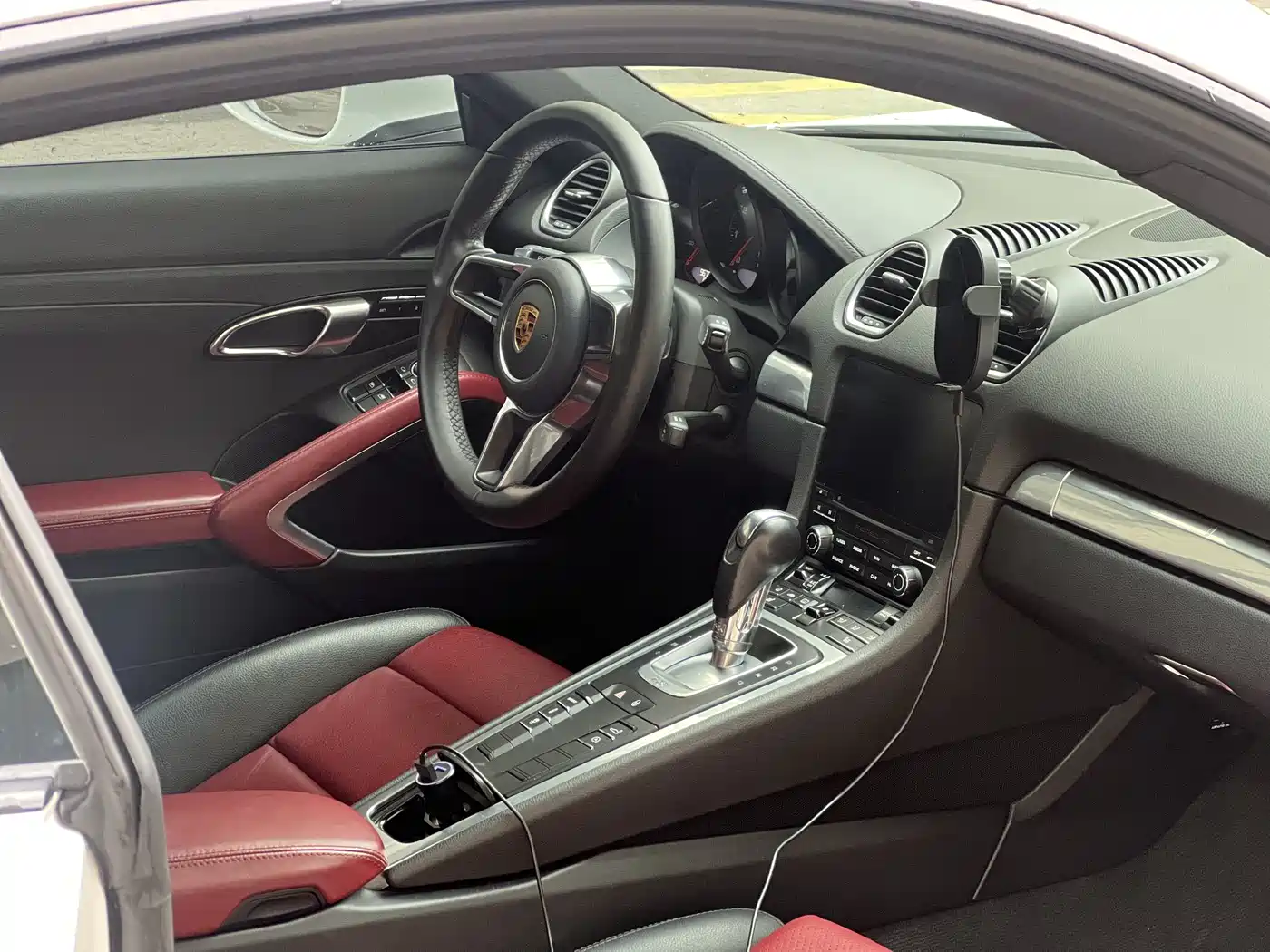 Porsche 718 2016 Cayman 2.0T фото 5