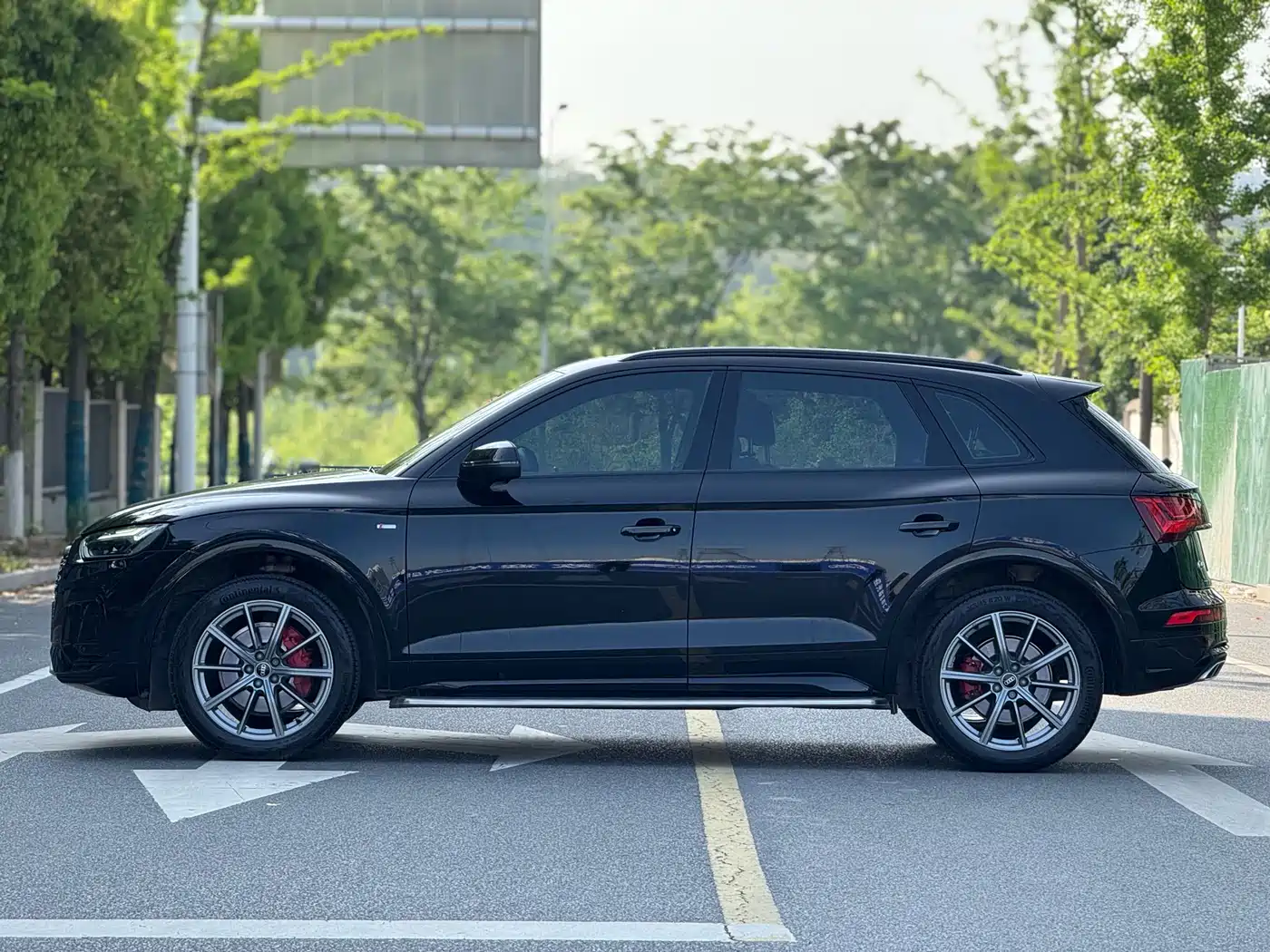 Audi Q5L 2023 40T Luxury Dynamic фото 3