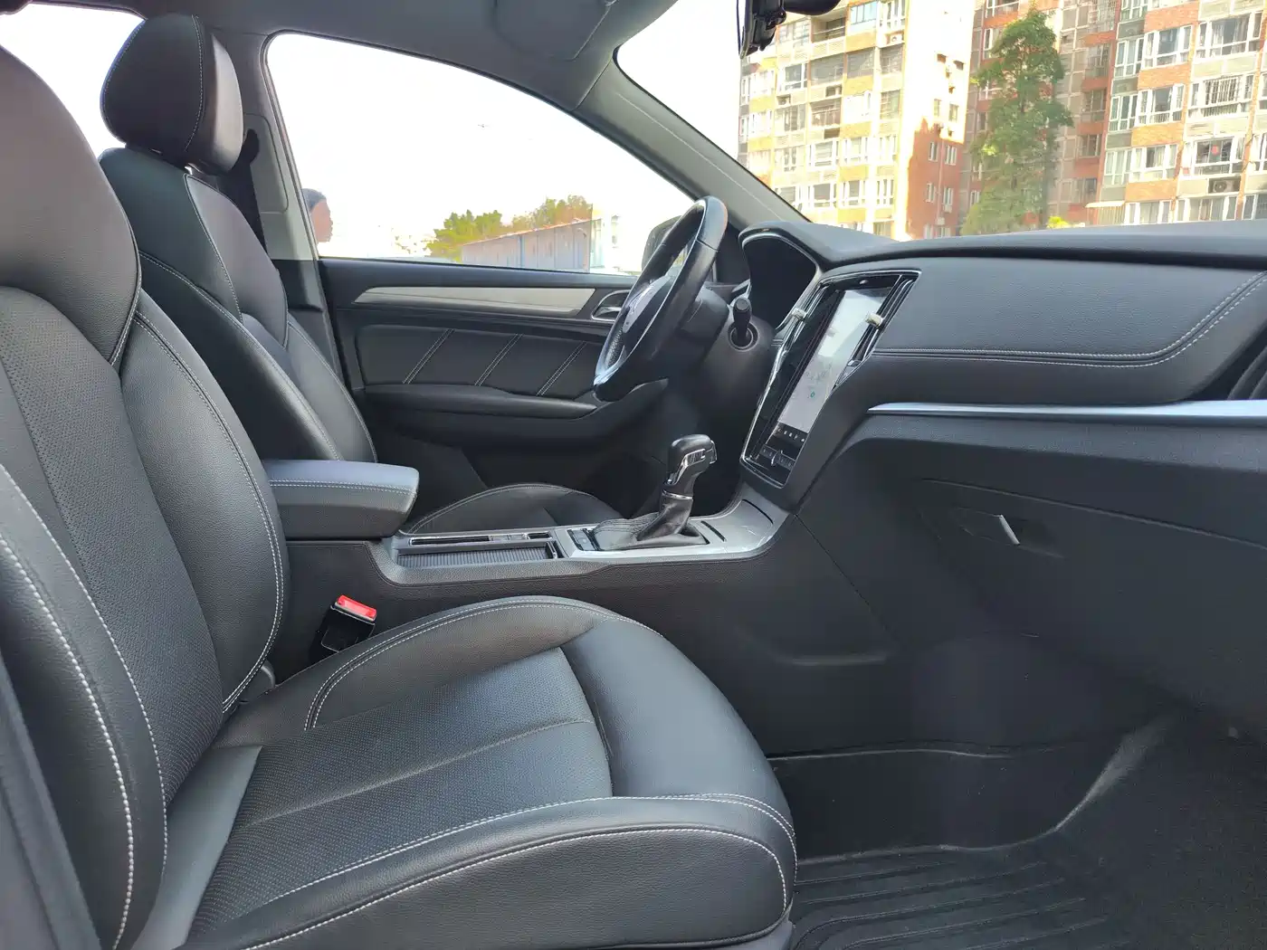 ROEWE RX5 NEW ENERGY