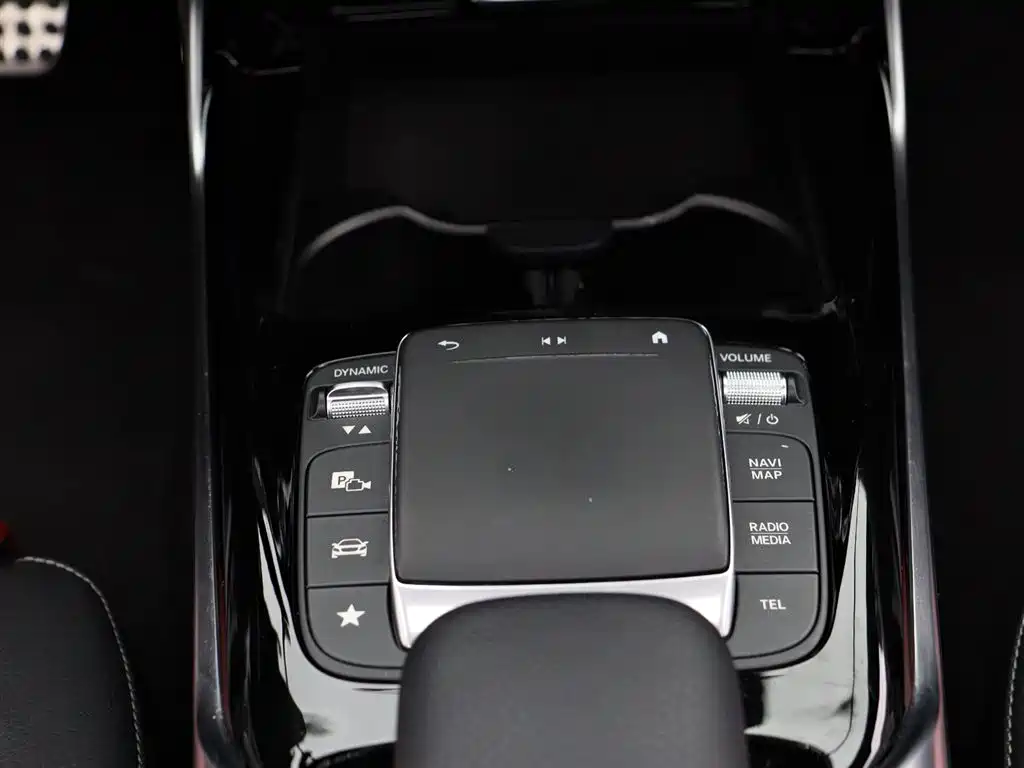 Mercedes-Benz A-Class AMG (Import) 2020 AMG A 35 4MATIC фото 17